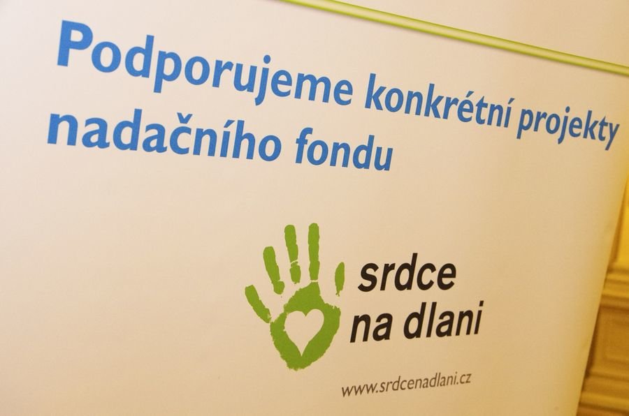 Tomáš Klus zazpíval na vánočním benefičním koncertu